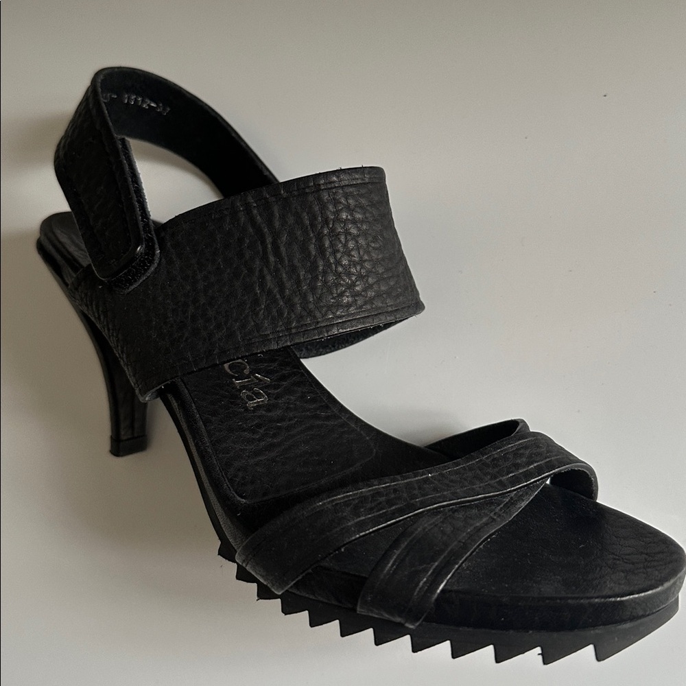 Pedro Garcia Black Textured Heeled Sandals Sz 37/7